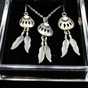 Vintage Sterling Silver Turquoise Bear Claw Feather Dangle Earrings Necklace Set